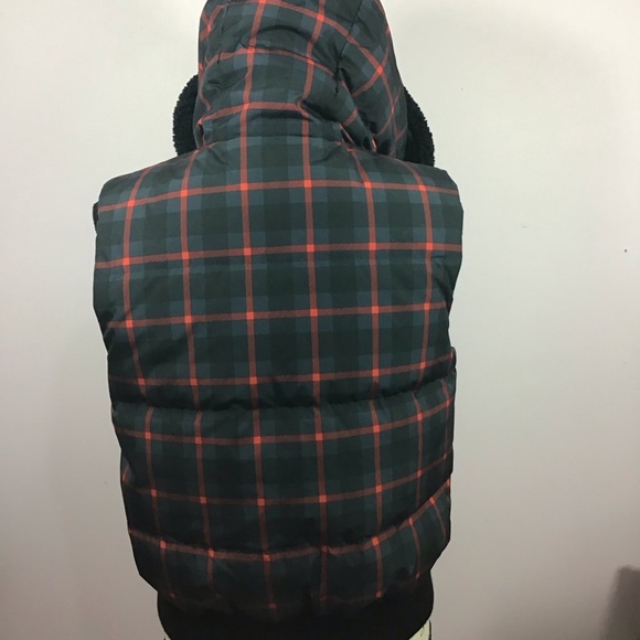 Coach Riley Plaid Puffer Hooded Vest Small . New without tag. - Picture 10 of 13